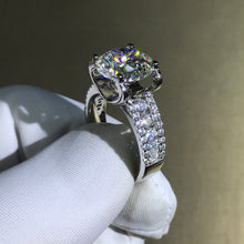 Load image into Gallery viewer, 5 Carat Round Cut Moissanite Ring G-H Colorless