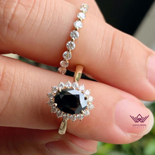 Load image into Gallery viewer, Oval Cut Halo Black Bridal set Moissanite Ring and Band