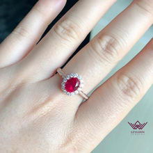 Load image into Gallery viewer, Red Oval Cut Halo VVS Lab Ruby Ring